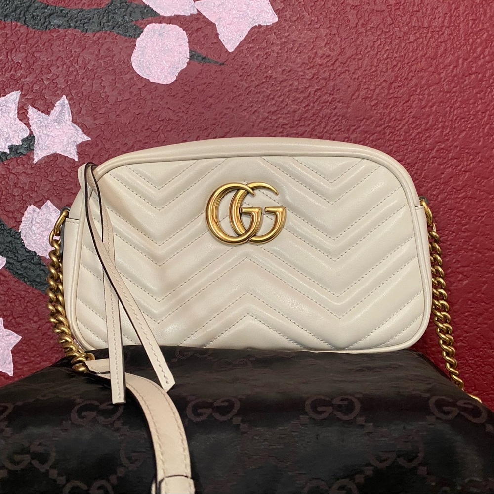 Gucci Ivory Quilted Crossbody Bag with Gold Chain